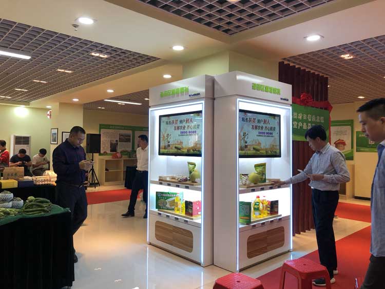 5ddb500cd2e3b.jpg