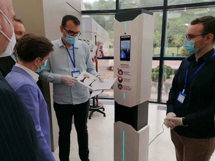 El dispositivo de reconocimiento facial y medición de temperatura de Rakinda recibe buenos comentarios de los revendedores en Europa 5ef8070330cea.jpg